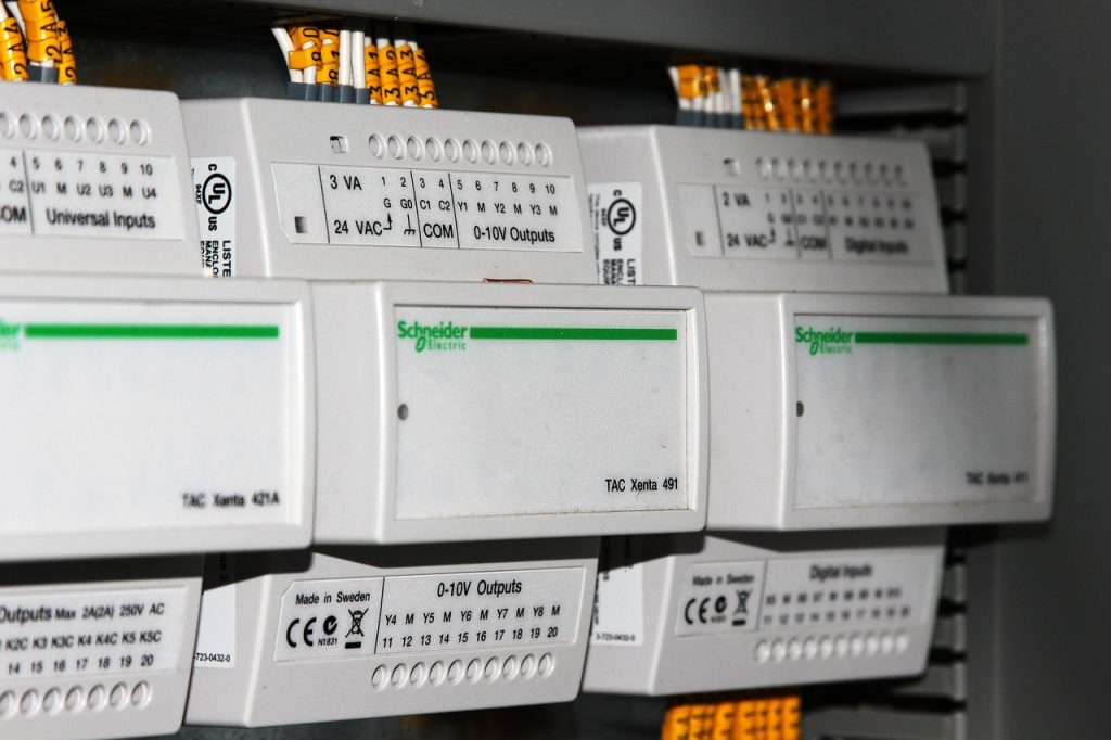 Programmazione PLC e automazione industriale: come trovare il talento tecnico giusto in tempi rapidi